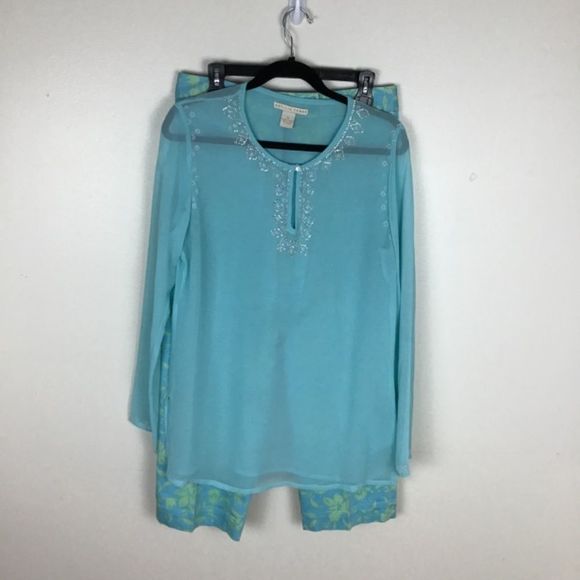 J.H. Collectibles lime green and shy blue capris size 10. - Picture 7 of 7